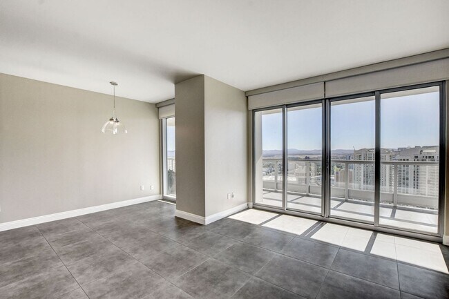 Building Photo - Turnberry Towers 4305W-Strip/City Views from this Stunning 3Bd/2.5Ba Residence