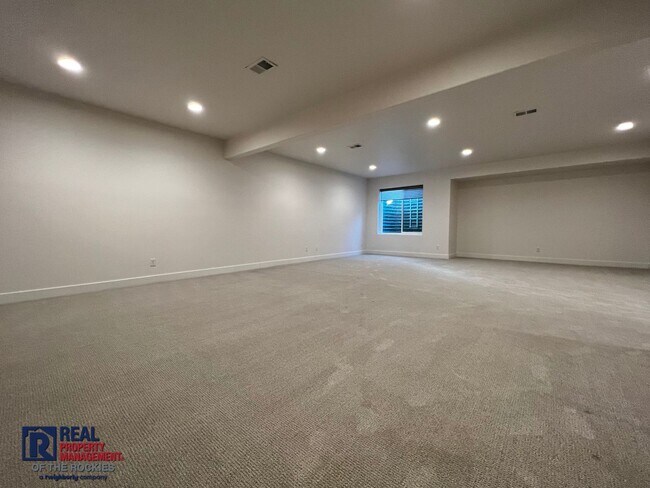 Building Photo - Gorgeous 4 bed 3 bath + Office home located on the 12th Tee of the TPC golf Course!