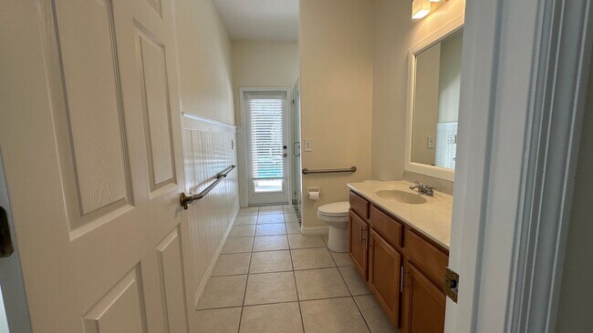 Building Photo - 1653 Cherry Ridge Dr