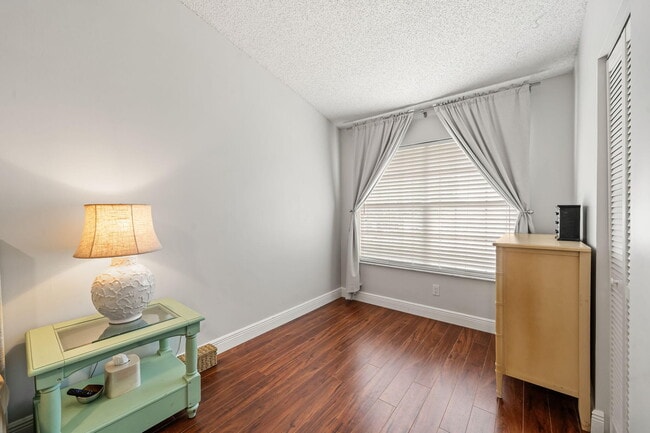 Building Photo - 5250 Sapphire Valley