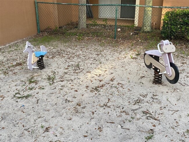 Building Photo - 4848 N State Rd 7