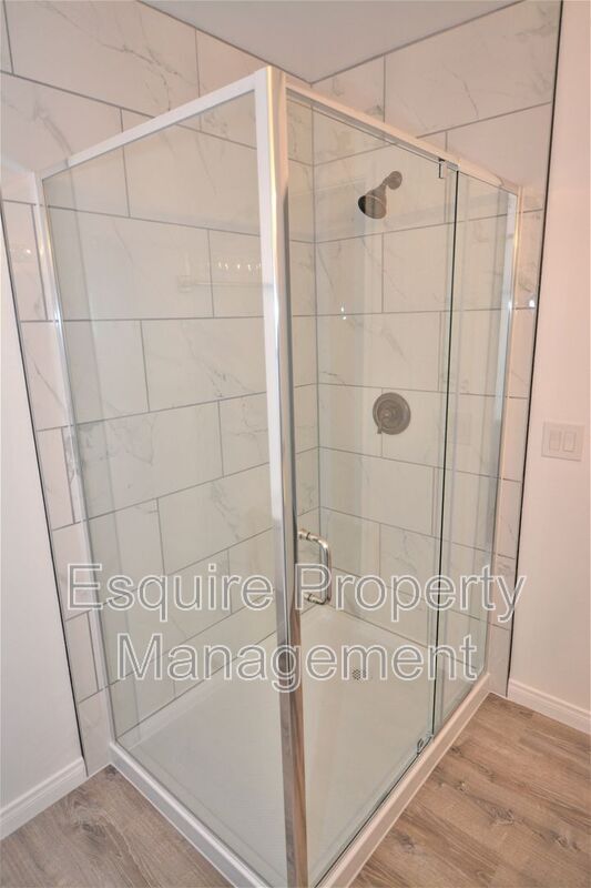 Building Photo - 703 Arneill Rd