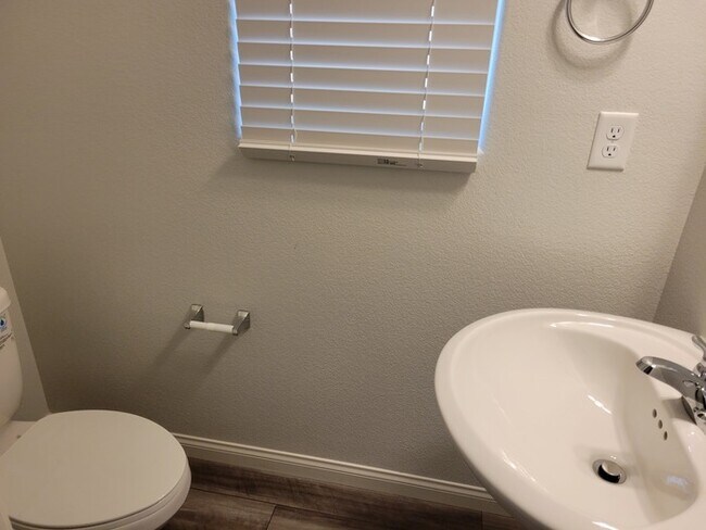 Building Photo - Beautiful 4 Bedroom Home in Southwest Vegas!