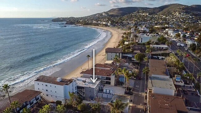 Building Photo - Stunning Ocean Front Oasis! 3 bedroom 2 bath condo with private steps to beach!