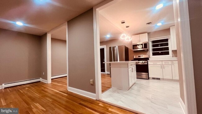 Building Photo - 14303 Chesterfield Dr