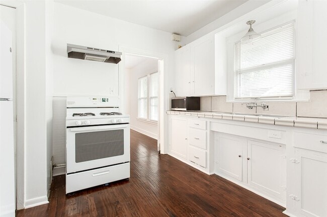 Building Photo - 5420 Miller Ave