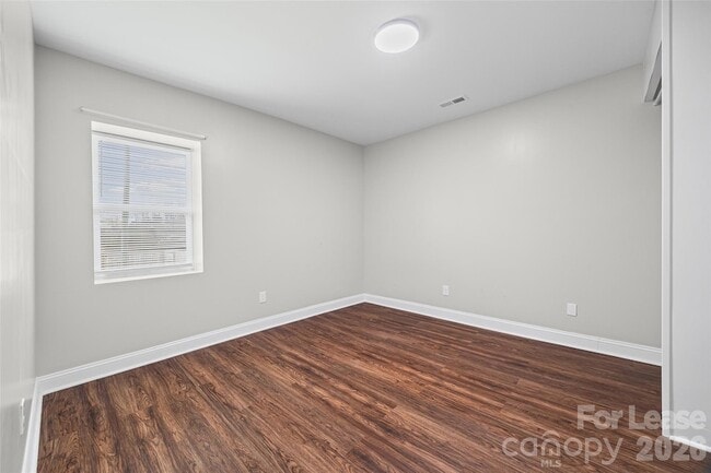 Building Photo - 1235 Bradford Heights Rd