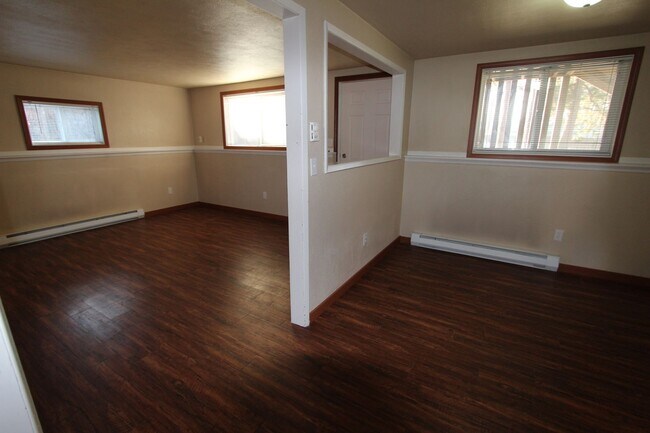 Building Photo - Great Spokane Valley Location-2 bed 1 bath...