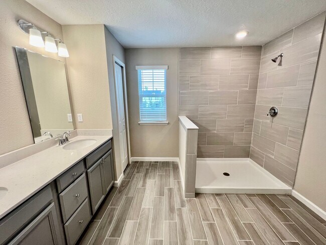 Building Photo - Lagoon Life + Luxury Living in St. Johns County - Beachwalk Townhome on the water!