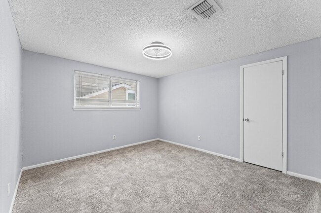Building Photo - 11914 Meadowtrail Ln