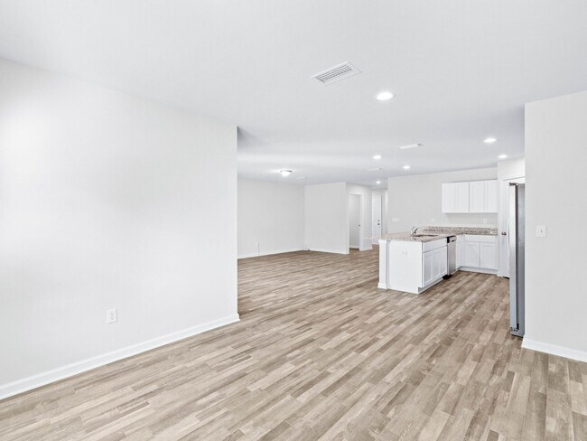 Building Photo - 462 Whispering Creek Ave