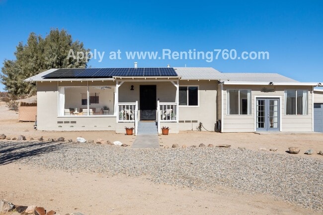 Building Photo - Lovely 3 Bed Home With Solar Panels!