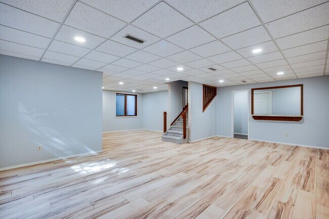 Building Photo - 3508 N Clarence St