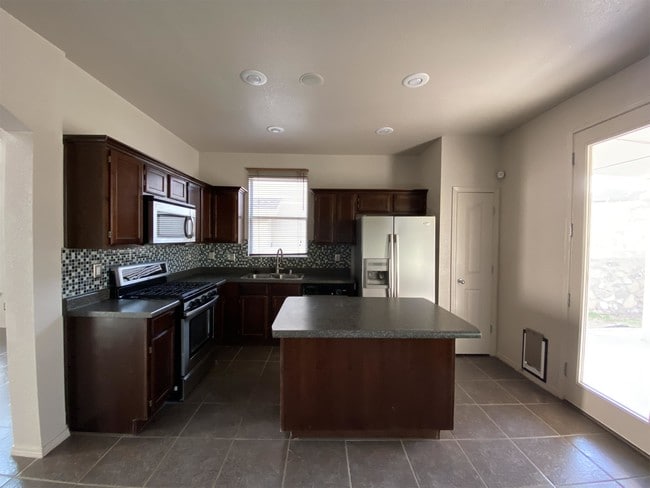 Building Photo - 12564 Western Gull Dr