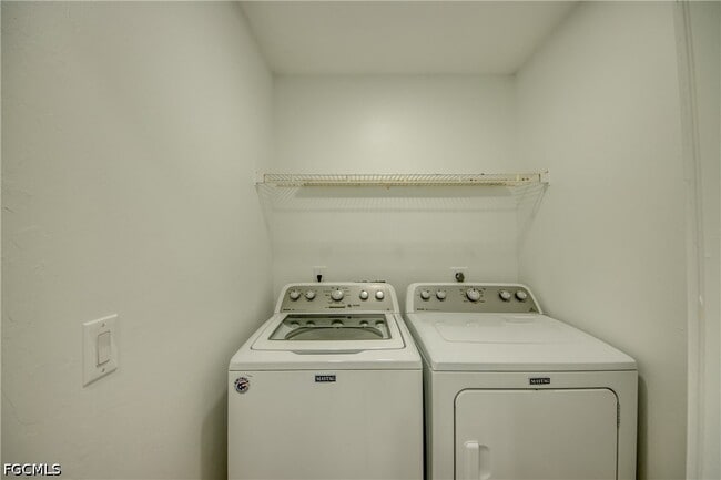 Building Photo - 412 NE 17th Pl