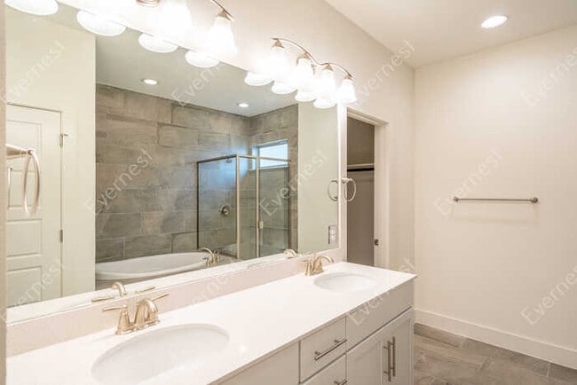 Building Photo - 2312 Ringstaff Rd