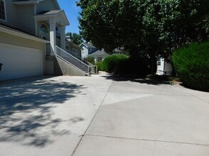 Building Photo - The Glen at Horizon Drive