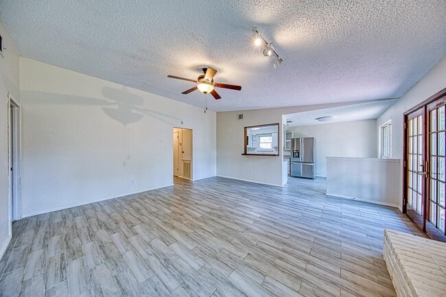 Building Photo - 22411 Elsinore Dr