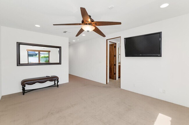 Building Photo - 4209 E Weldon Ave