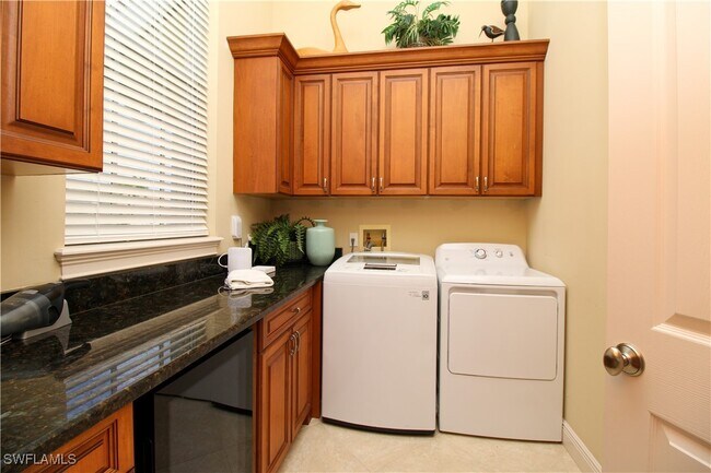 Building Photo - 481 Maunder Ct