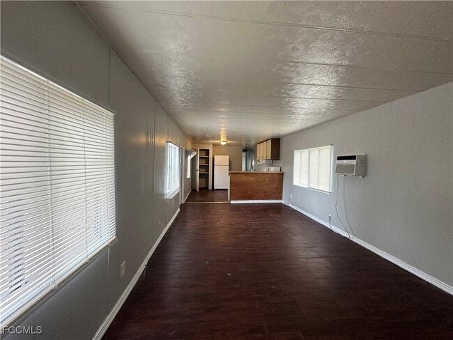 Building Photo - 7886 Breeze Dr