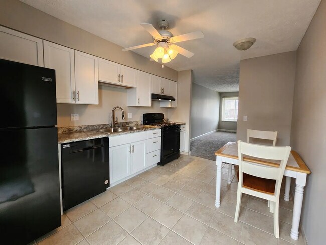 Building Photo - 1500 Dustin Dr