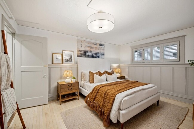 Building Photo - Pacific Heights: Updated Condo w/ Enchanti...