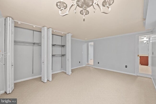 Building Photo - 5937 Avon Dr