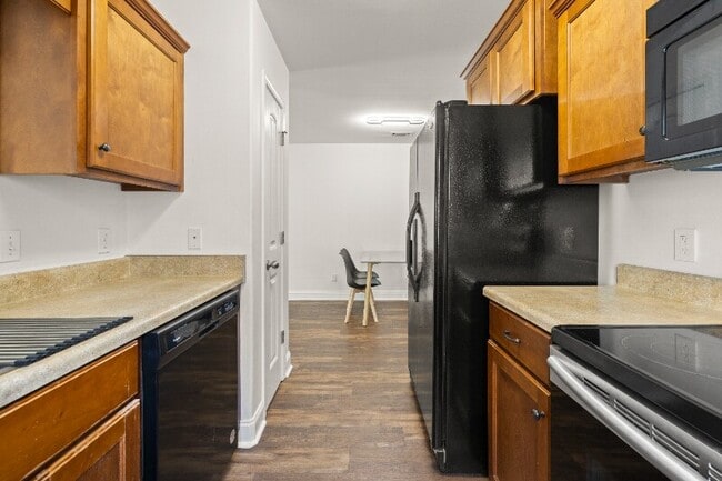 Building Photo - 16 Ristona Dr