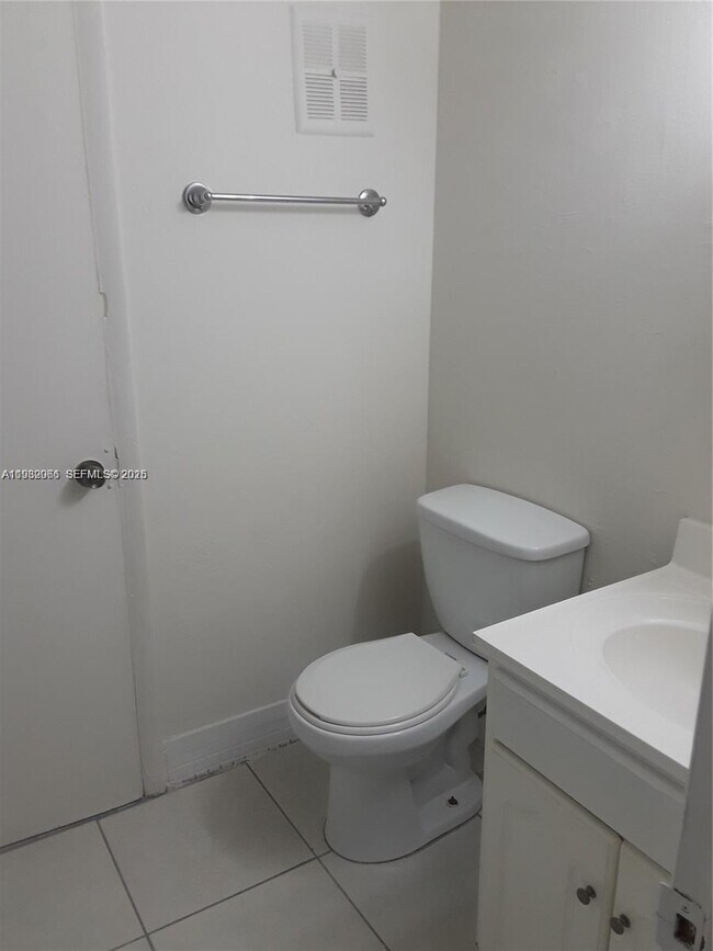 Building Photo - 3675 W 11th Ave