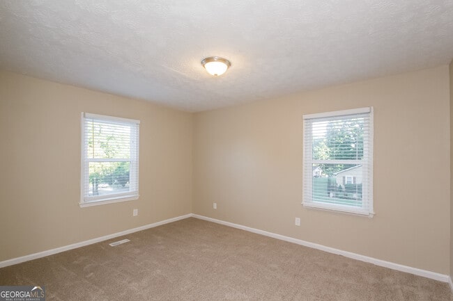 Building Photo - 133 Burre Ln SW