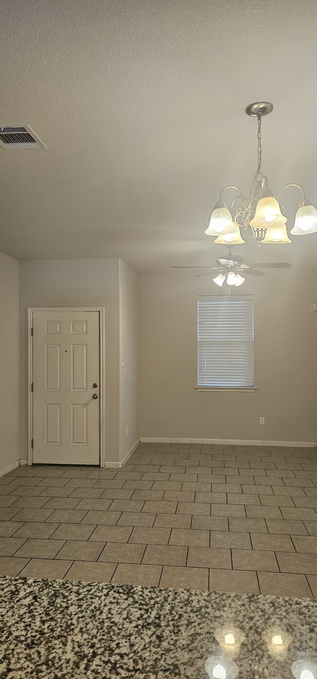 Building Photo - 5501 Bradford Pear Ln