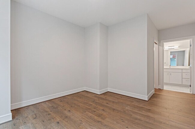 Building Photo - 635 Slaters Ln