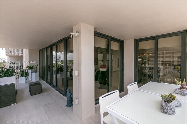 Building Photo - 3 Grove Isle Dr