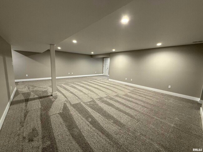 Building Photo - 4511 Castle Pines Dr