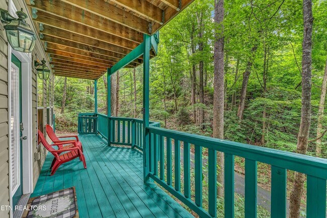 Building Photo - 1052 Twin Oaks Rd