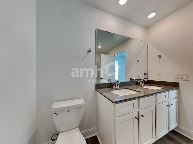Building Photo - 568 Plumeria Ln