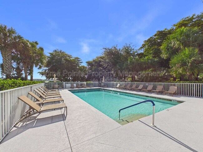 Building Photo - 10391 Butterfly Palm Dr