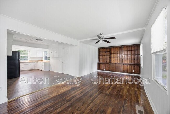 Building Photo - 3826 Kingwood Cir