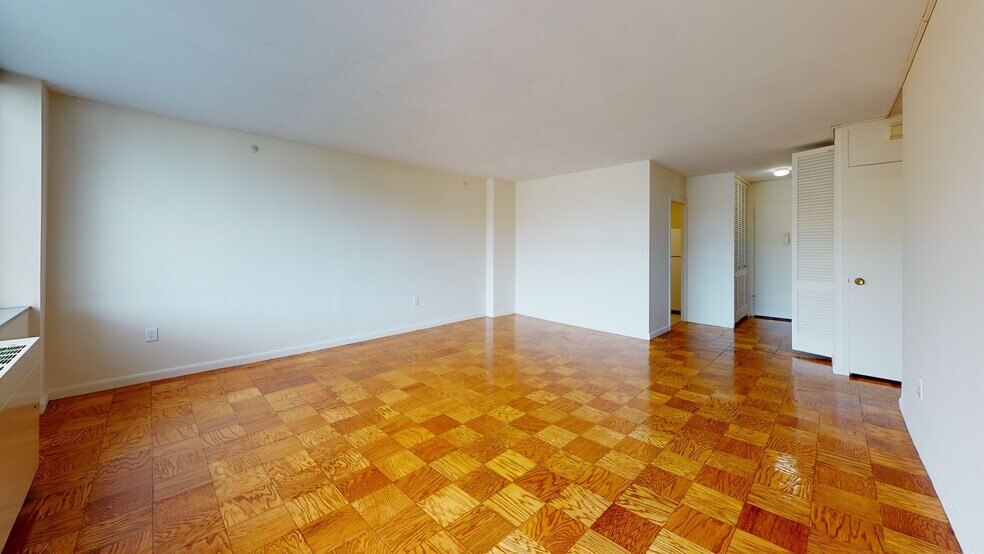 Building Photo - 17 Monmouth Ct