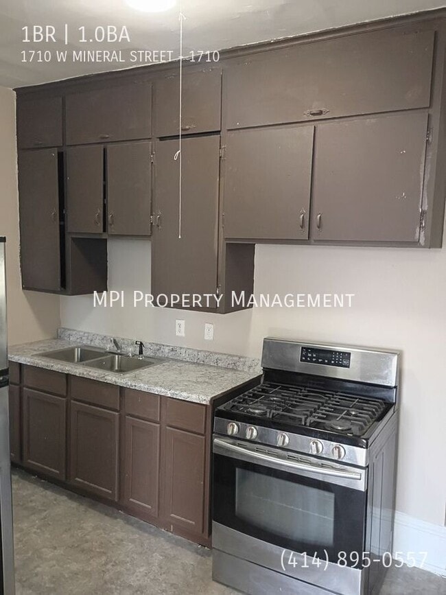 Building Photo - 1710 W Mineral St