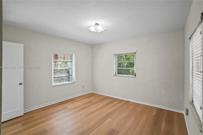 Building Photo - 2460 SW 24th St