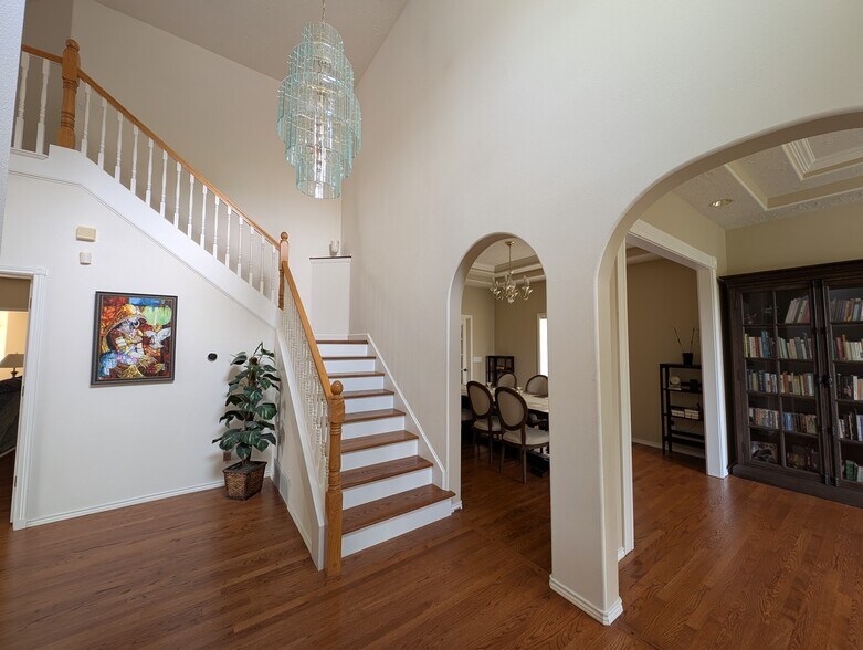 Building Photo - 1317 NW Mayfield Rd