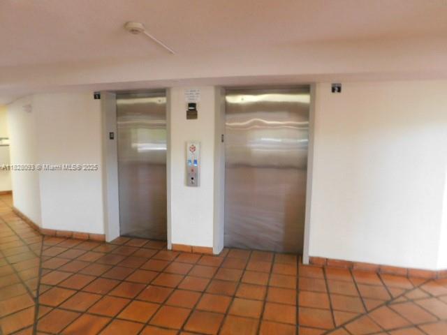 Building Photo - 5900 SW 127th Ave
