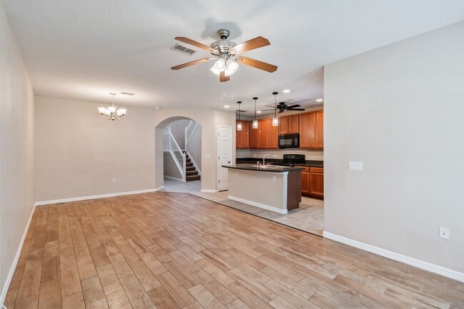 Building Photo - MOVE IN SPECIAL-Beautiful 2/2.5 Townhome W...