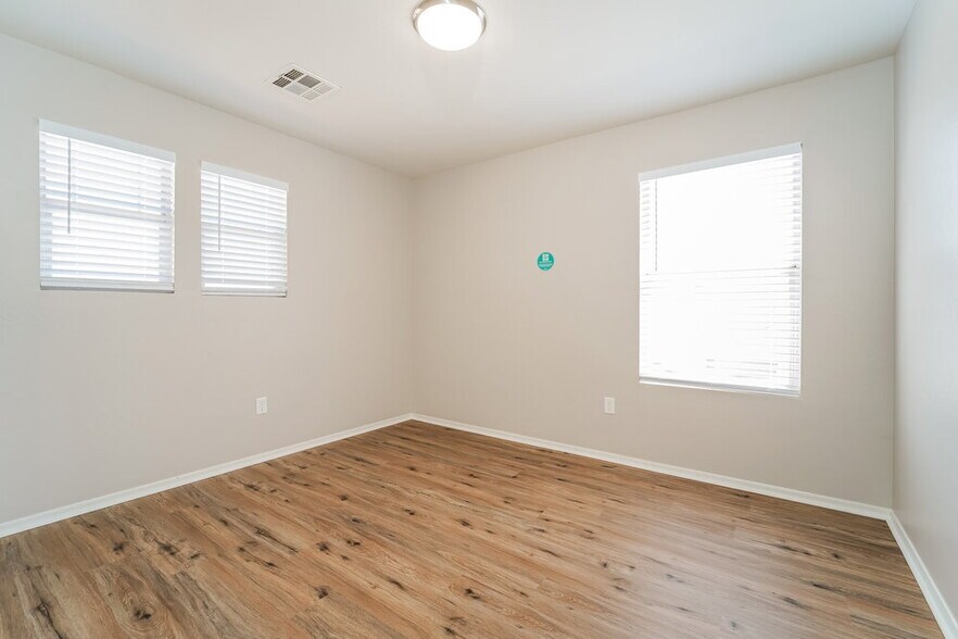 Building Photo - 2838 S Benton Cir