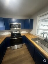 Building Photo - 1424 Garland Dr