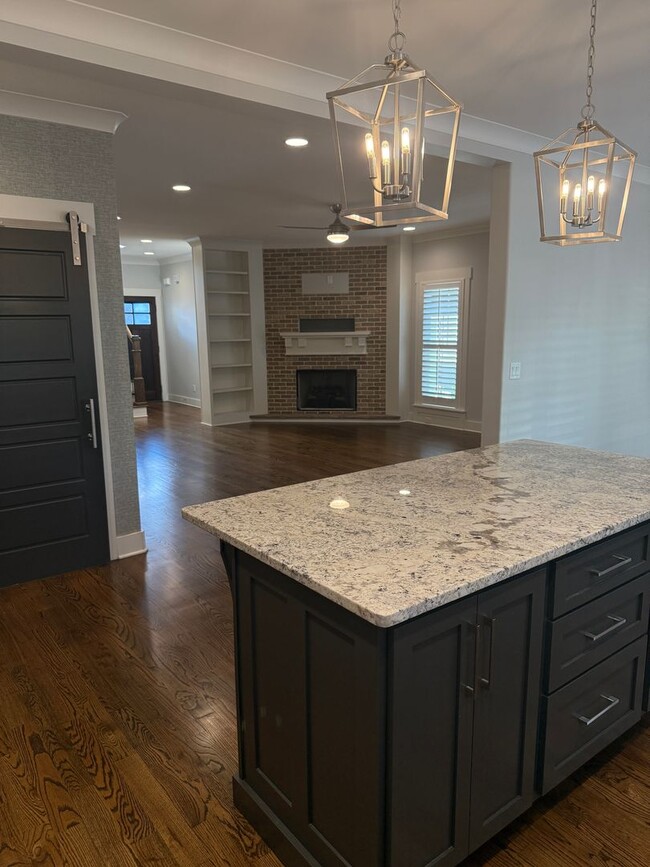 Building Photo - **New Price**Spacious Custom Home in Barns...