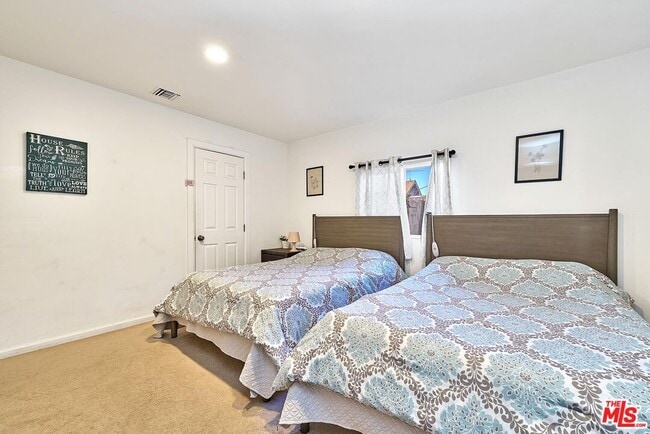 Building Photo - 162 S Ardmore Ave