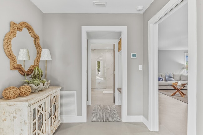 Building Photo - 165 1st St E